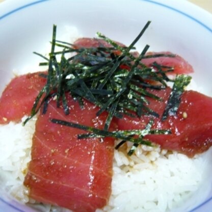 丼にしていただきました☆
夏はニンニクパワーで元気もりもり＼(^o^)／
ごちそう様でした！！